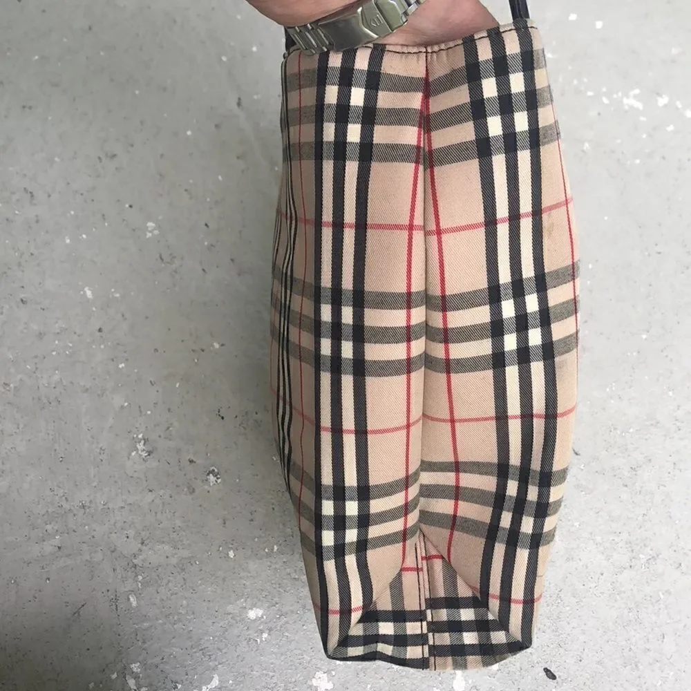 Burberry Sm all tote